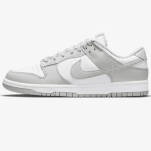 Nike dunks - Helt nya Nike grey dunks. 