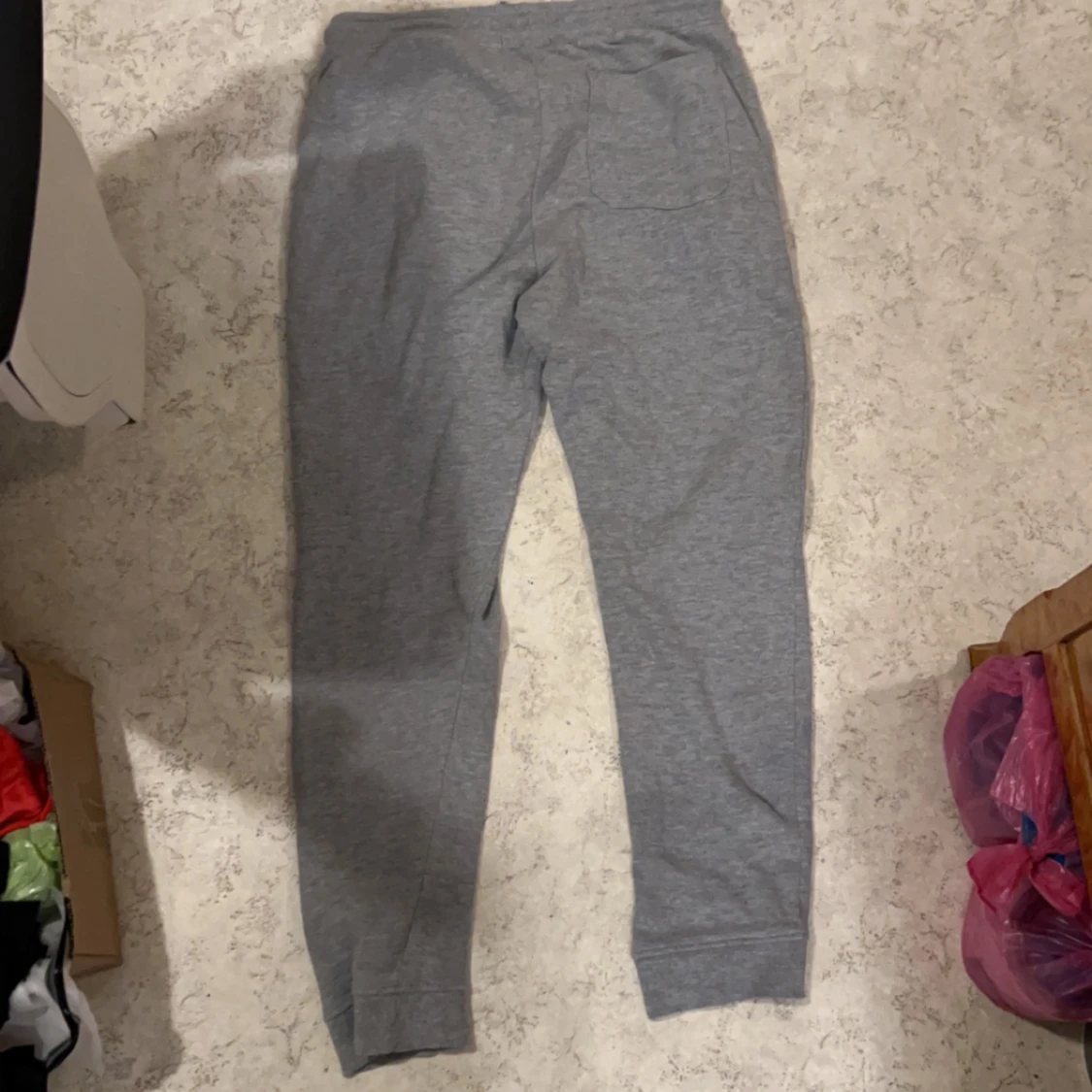 Gråa mjukis byxor  - 90