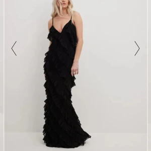 Långklänning från nakd - Använd endast en gång, storlek 34 passar också 36