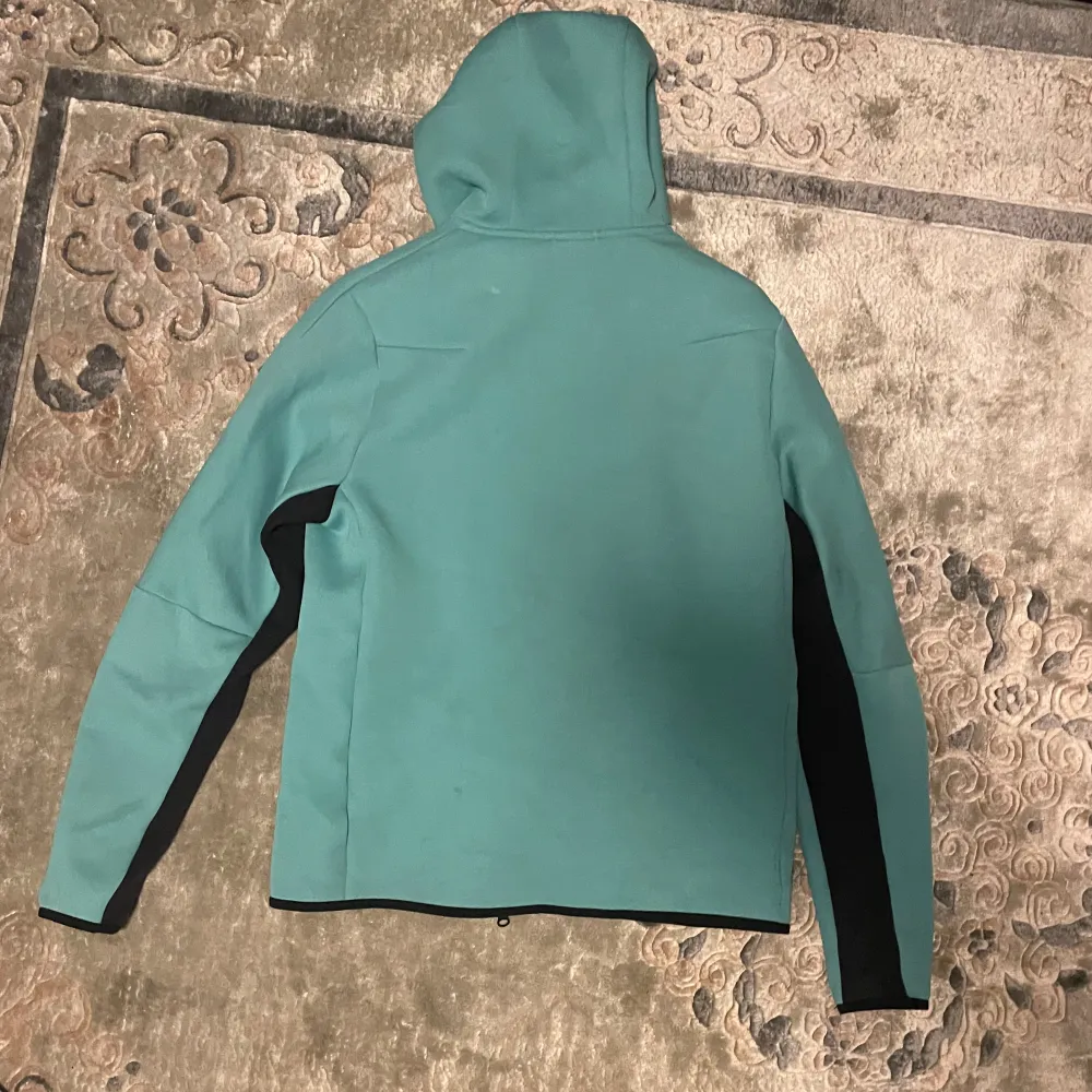 Nike tech Washed teal är färgen använd antal gånger . Övrigt.