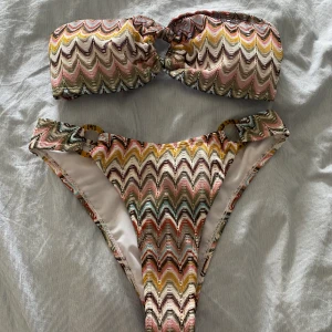 Bikini  - Helt oanvänd missoni liknande bikini i strl S🥰