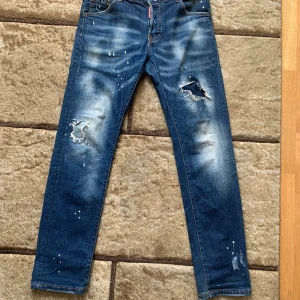 Dsquared2 jeans - Säljer min ds2 jeans 9,5/10 condition L33