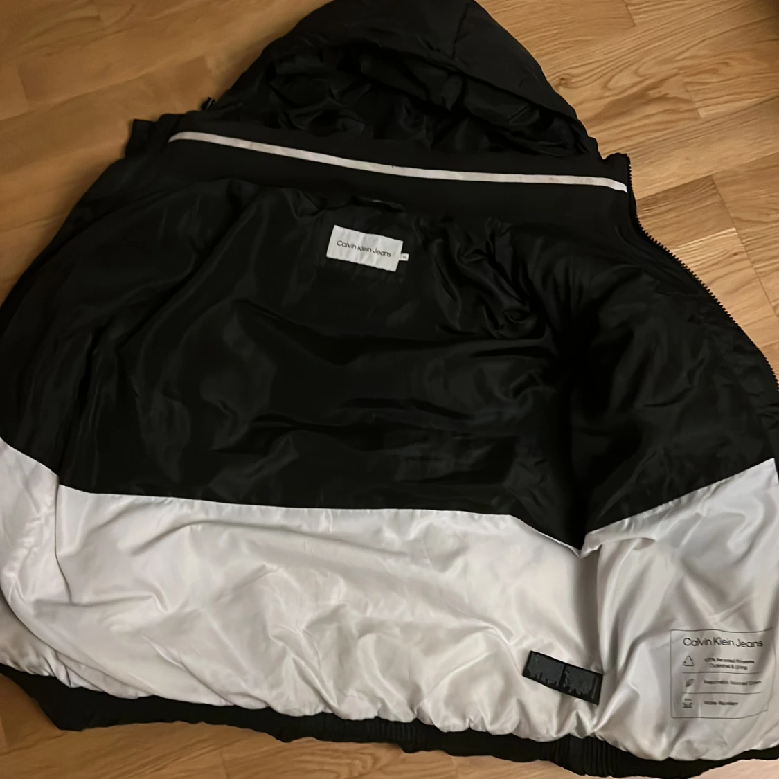 Calvin Klein dun jacka  - 92