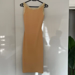 Klänning - Använd en gång