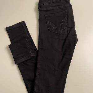 Tajta svarta hollister jeans 
