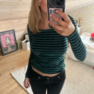 Randig tröja - Randig tröja som passar Xs-M. 