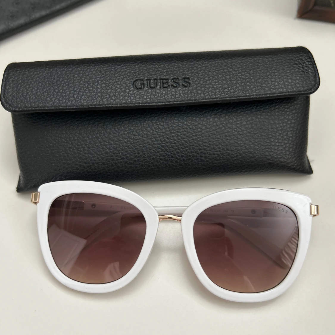 Ny Guess solglasögon