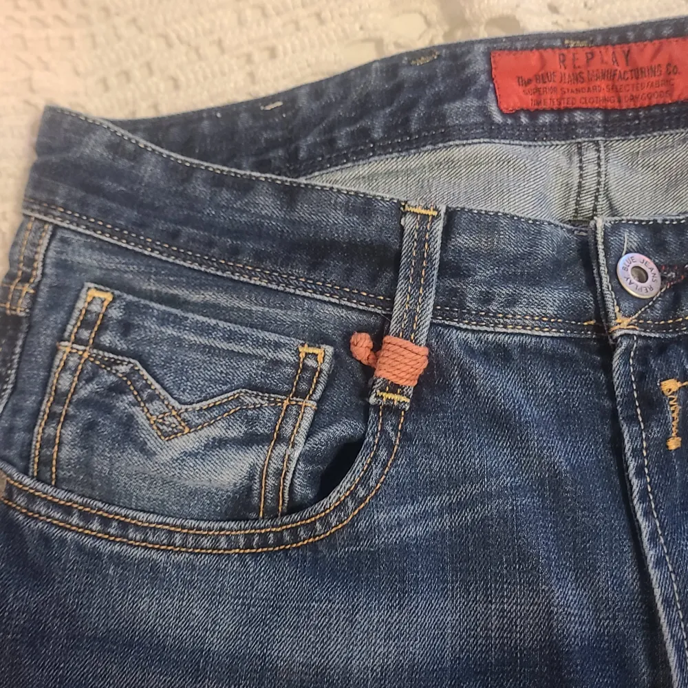 Slim fit jeans från Replay i storlek W32 L32. Jeans & Byxor.