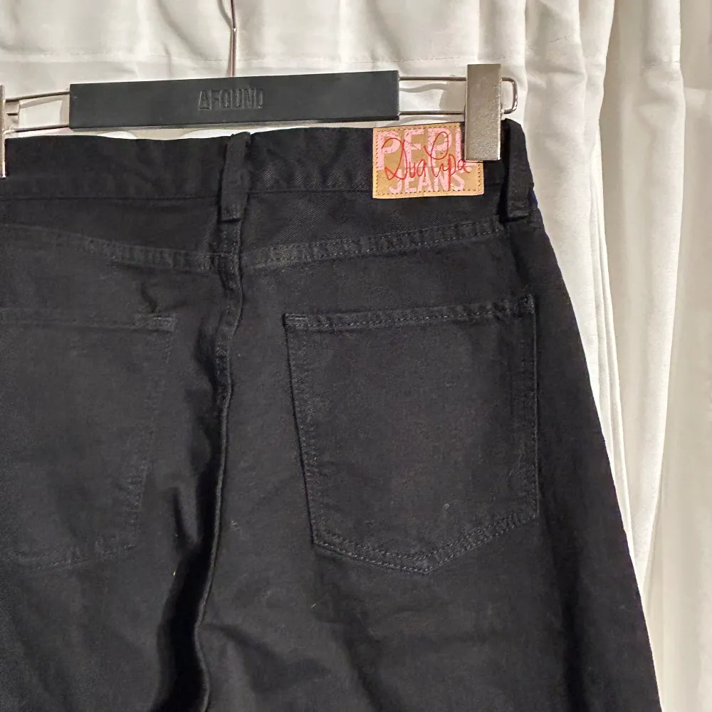 Säljer dessa raka Jeans från pepe. Farkut & Housut.