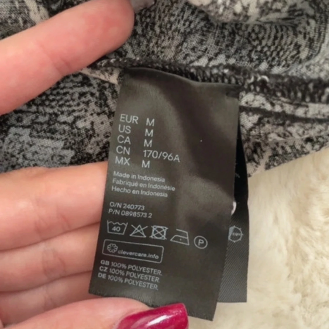 Gullig magtröja  - 93