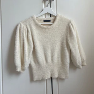 Mysig tröja - Super mysig och fin tröja som knappt är använd💞💞