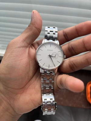 Gant Park Hill - Helt fungerande Gant kolocka, har några repor på glasset men förutom det ser helt ny ut