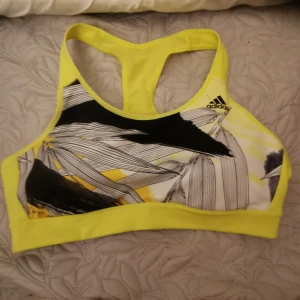 Sport bh  - Sport bh Adidas Storl L Katt finns i hemmet 
