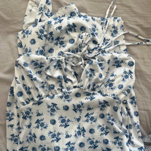 Lång klänning  - Populära Blom klänningen från shein✨ Storlek S