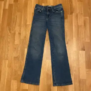 Bootcut jeans från lager 157, de är i jättebra skick och jag säljer de eftersom att jag inte använder de like mycket längre