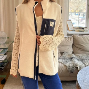 Sååå fin väst - Sååå fin väst perfekt till våren🌸🌸🌼🌼