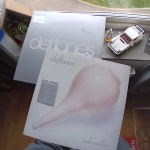 Deftones vinylskivor - Två oöppnade deftones vinylskivor för endast 499kr!