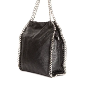 Tiamo väska  - En super snygg väska i perfekt skick. Använd ett fåtal gånger💗köpt för 600 kr (Lånade bilder) skriv för fler bilder💗💗