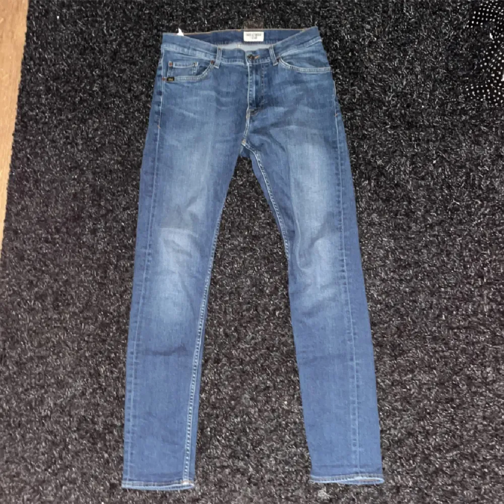Snygga tiger of Sweden jeans i riktigt bra skick🐅🙌🏼 Storlek 30/32🌟. Jeans & Byxor.