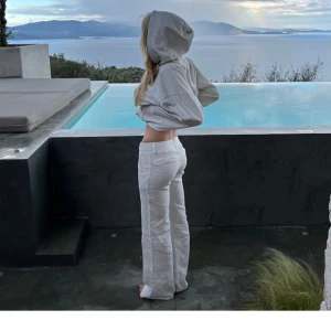 Slutsålda linnebyxor från alobha! - Supersnygga slutsålda linnebyxor från alobha label!! Säljer inte under 1000 då de är helt oanvända 🌸 kan tänka mig byta med någon som har dem i s ⚡️