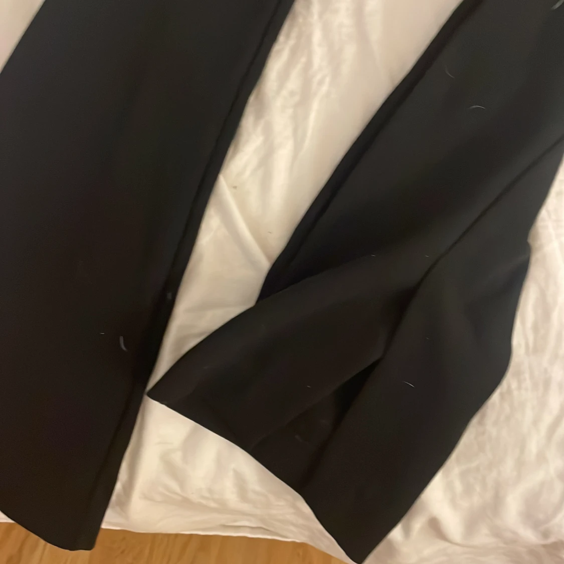 utsvängd byxor - 90