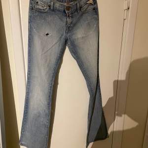 Lågmidjade reaplay jeans Sönder vid rumpan  W28 L32