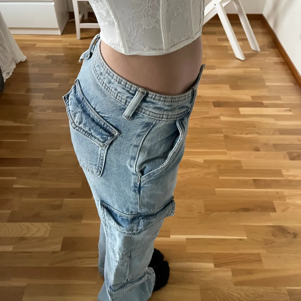 Lågmidjade jeans från zara. Bra skick🩷. Jeans & Byxor.
