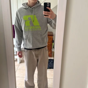 Hoodie - Russel Athletic Hoodie. Säljer pga att jag inte använder den alls. Storlek L.