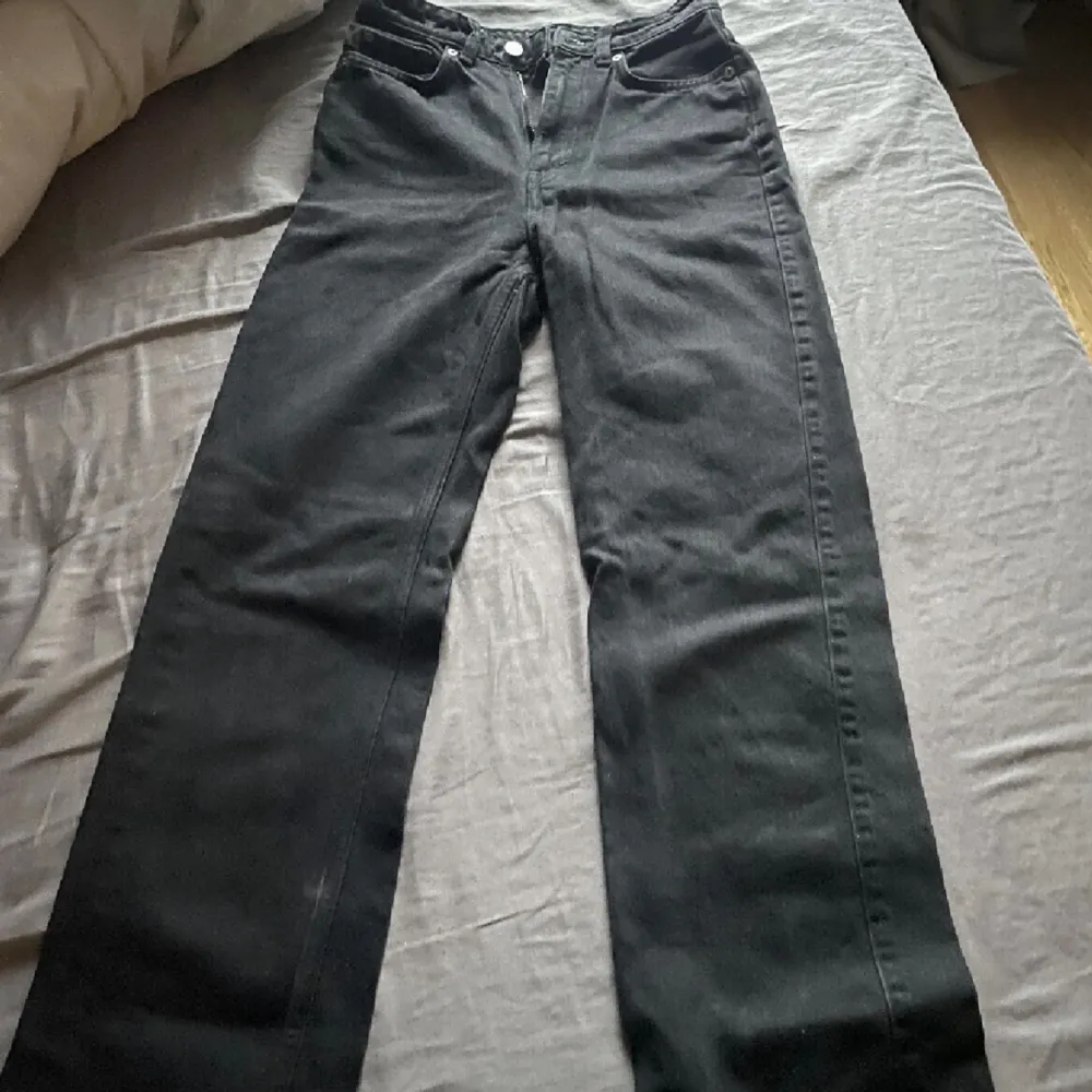 Populära jeans ifrån weekday!. Jeans & Byxor.