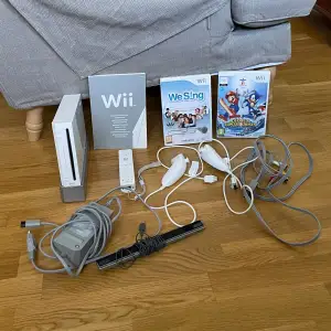 Wii spel med tillbehör. (Se bilder)  Allt - 1200kr   Fint skick!