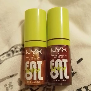 Nyx smink - Säljer två st Nyx fatoil, Det är ca 80% kvar i båda. Säljer båda för 80kr eller en för 50kr! Priset kan diskuteras vid snabb affär💕