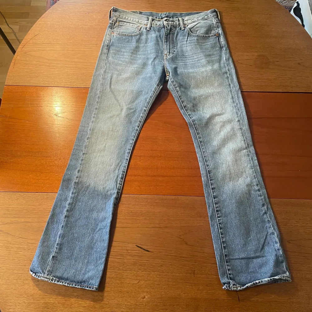 Har endast testats. Har coolt tryck och är bra material då det är levi’s.. Jeans & Byxor.