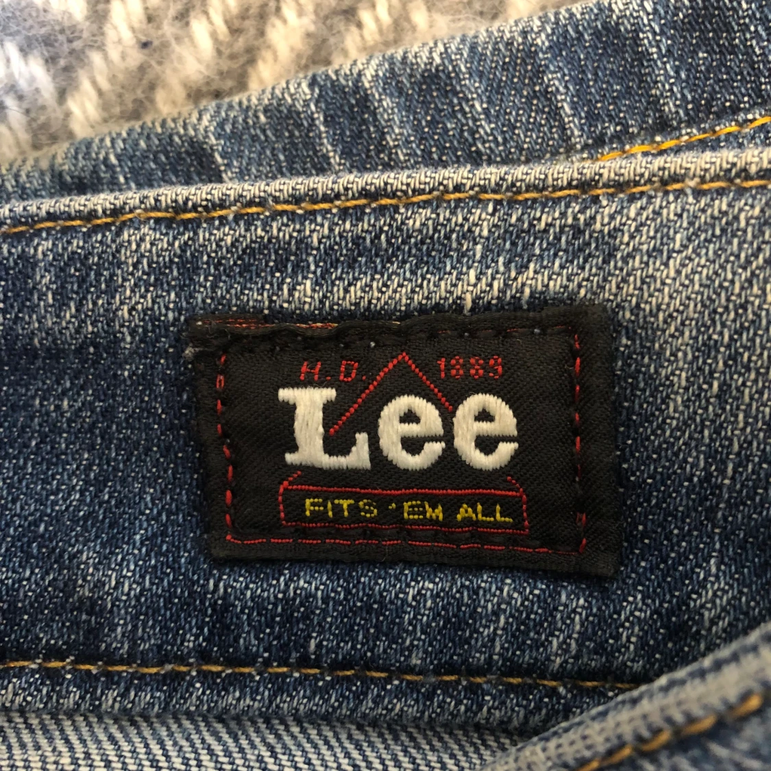 Utsvängda jeans - 92