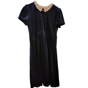 Klänning stl:38  - Mint &berry, fin klänning i stl 38. Mycket bra skick, sparsamt använt. (Kan mötas upp) 