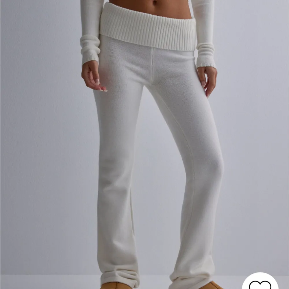 Snygga byxor från Nelly som inte kommer till användning, storlek S!. Jeans & Byxor.