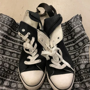 Sneakers 38 - Revolution 38 få gånger använda 
