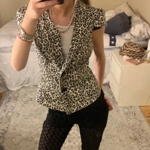 Leopard mönstrad topp - Cool leopard mönstrad topp