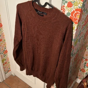 Tiger of sweden Merinoull tröja - Tja säljer denna riktigt feta tiger of sweden merinoull tröjan i storlek M men passar S bäst. Inga defekter och nypris ligger på 1,599 till kommer inga defekter och tveka inte på att höra av dig.🙌