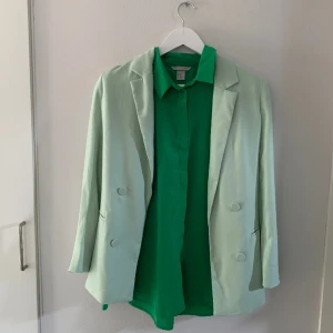25kr  - Blazer från bershka xs 