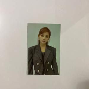 officiell tzuyu photocard från eyes wide open! 