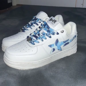 Bape Stars  - Vit/blåa Bape Stars skor