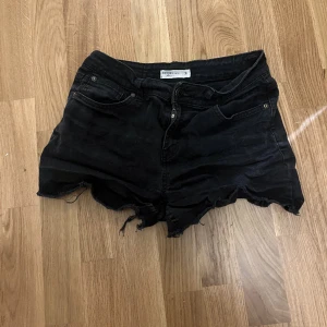 Lågmidjade shorts - Säljer dessa lågmidjade shorts🩷
