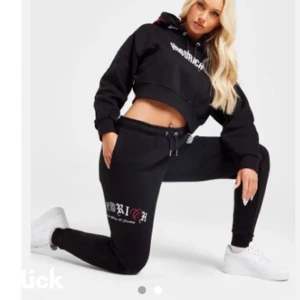 hoddrich - Säljer denna hoddrich dress, byxorna 500 hela sättet 900kr kan gå ner i pris beroende på snabb köp eller ej 