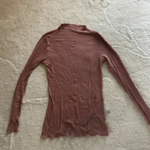 Rosa top - Långärmad rosa top från NAKD. Storlek M och är i bra skick💗