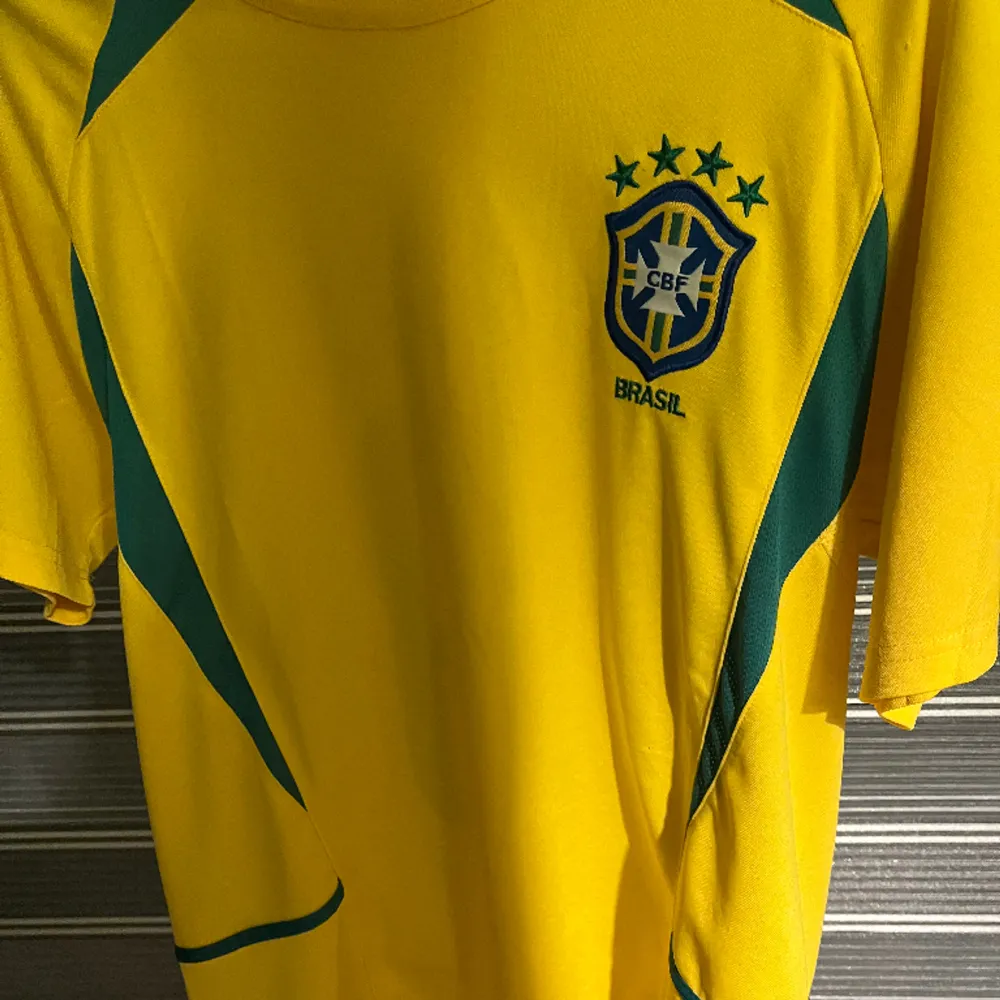 En tröja från 2002 vm  Ronaldo Nazario. T-shirts.