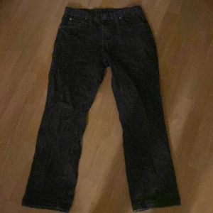 Dickies jeans - Jeans från Dickies, storlek 34x30. Riktigt bra kvalite och typ straight små baggy fit. Kontakta mig för fler frågor eller bilder. 