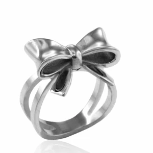 Silver rosett ring - Säljer pga den är för liten för mig❤️