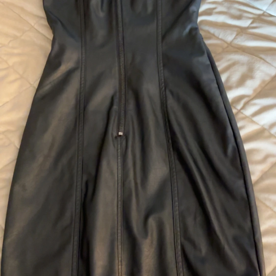 Bodycon klänning i fakeläder - 90