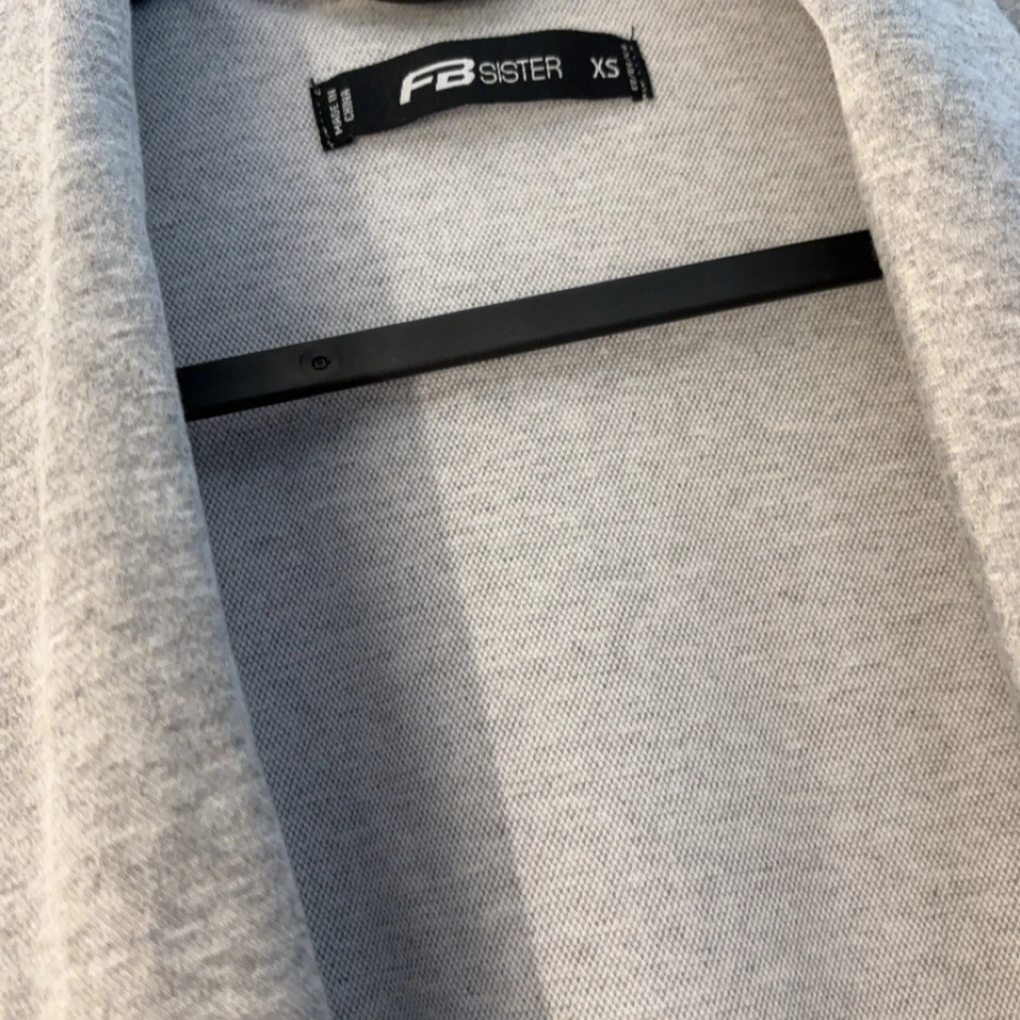 Grå kavaj i mjukistyg - 91