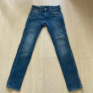 Replay Anbass - Replay Anbass | använda bara ett par gånger | väldigt bra skick | slim fit | L 32 W 28 | hör av er om ni har några frågor😁